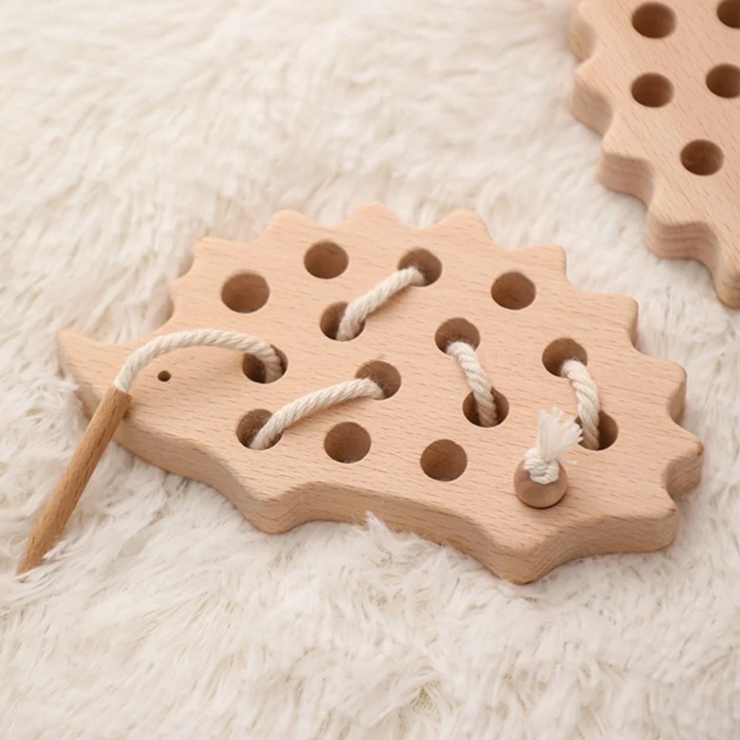 Jessruly® Wooden Busy Board – Open-Ended Montessori Lacing Toy with Beech Wood Beads & Activity Board Parts for Early Learning & Special Education