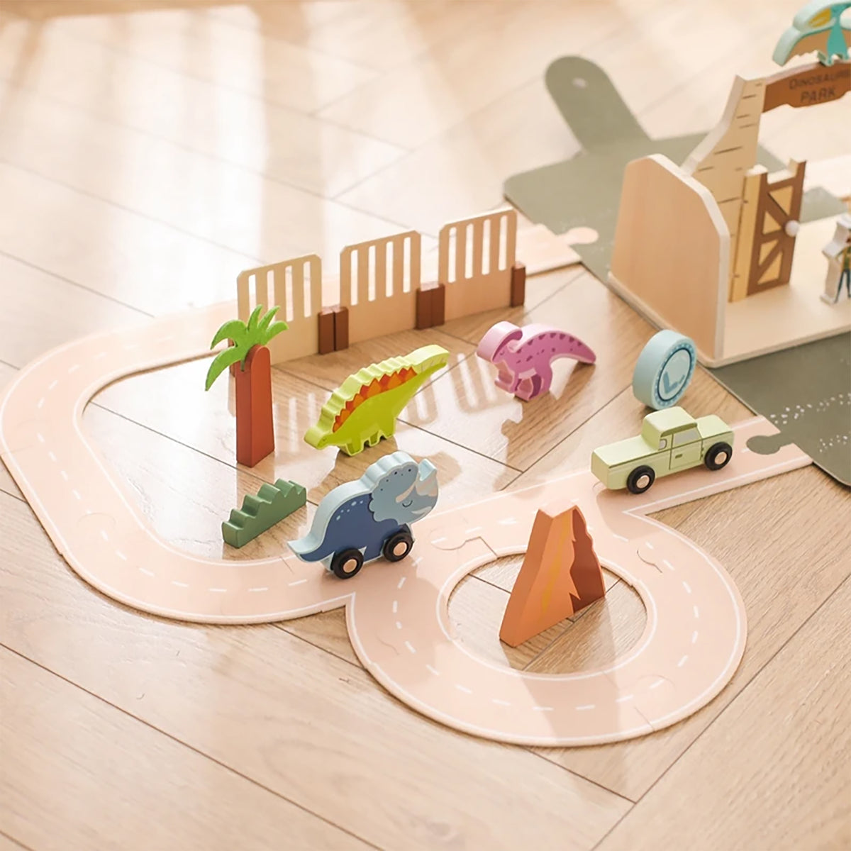 Jessruly® Wooden Dinosaur & Animal Barn Play Set